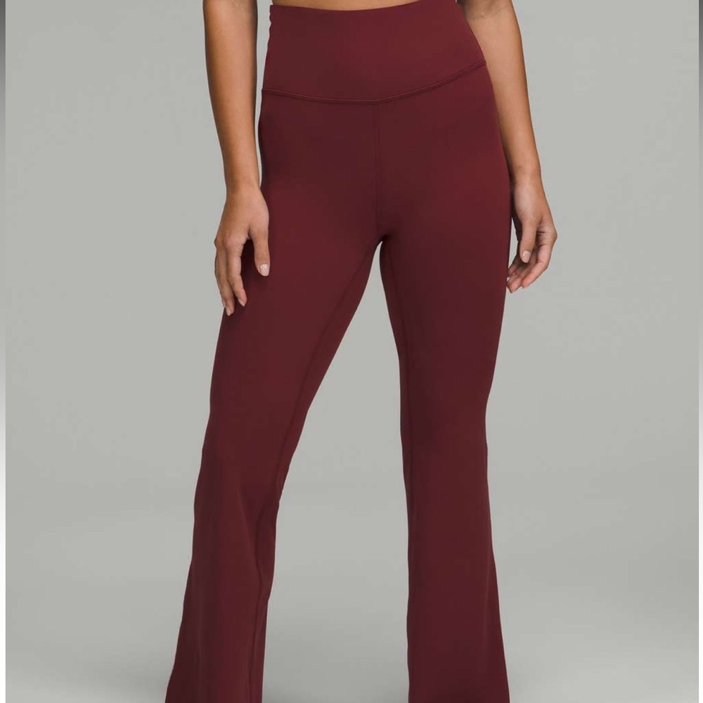 NWT lululemon Groove SHR Flare, Nulu™. Color RDMR. Size 12, 32.5”. Sold out!
